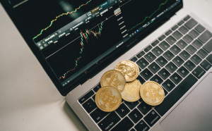 Read more about the article Vlada potrdila nova zakonska predloga za obdavčitev kriptovalut in izvedenih finančnih instrumentov